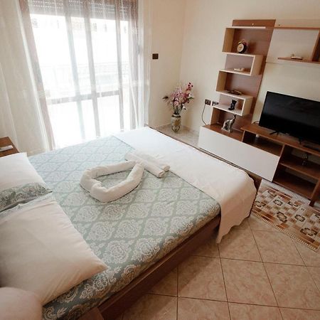 Artur'S Apartment 2 Gjirokastra Kültér fotó