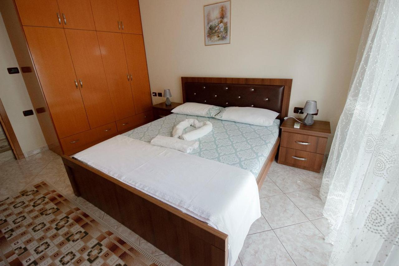 Artur'S Apartment 2 Gjirokastra Kültér fotó